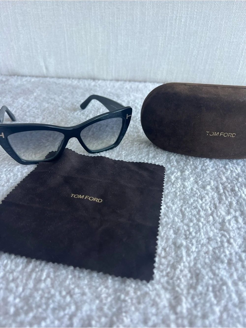 Tom Ford Wyatt Black Cat-Eye Sunglasses with Gradient Gray Lenses